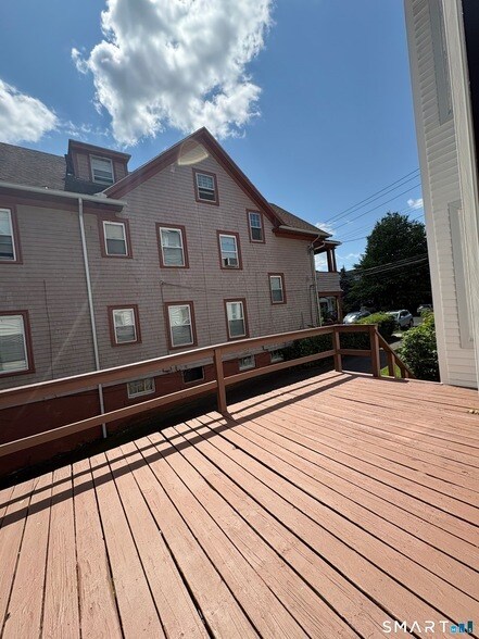 Building Photo - 345 Norton St