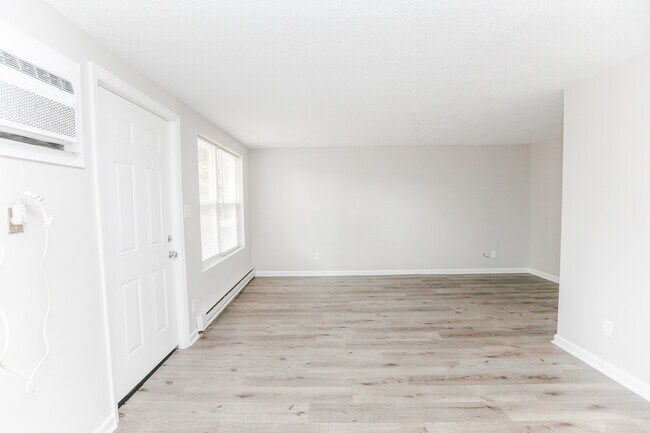 Building Photo - 1250 Pall Mall St