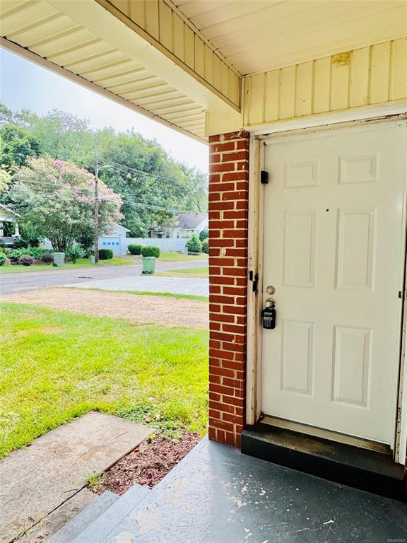 Building Photo - 1619 Yancey Ave