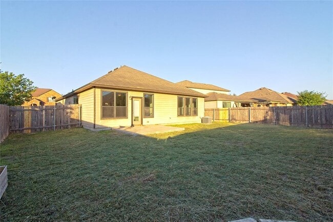 Building Photo - 2239 Howry Dr