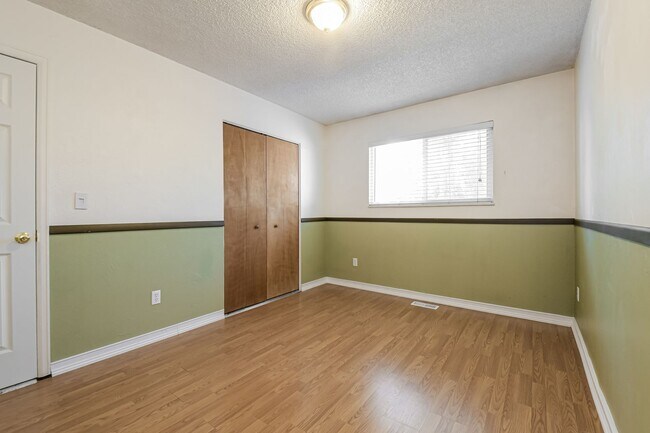 Building Photo - Hidden 3 bed/ 2 bath Gem in Morrison