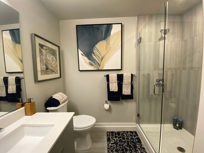 Building Photo - 800 S Clark St