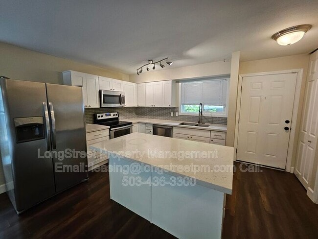 Building Photo - 4 Touchstone Dr