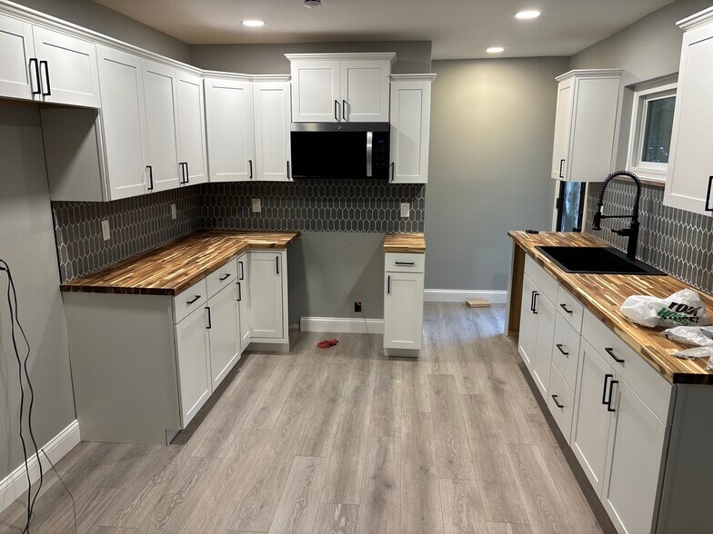 Building Photo - 3772 Zind Ln