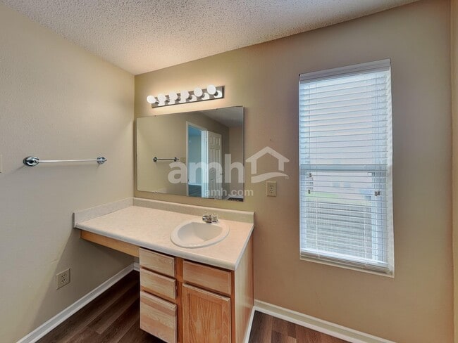 Building Photo - 626 Hickory Pine Dr