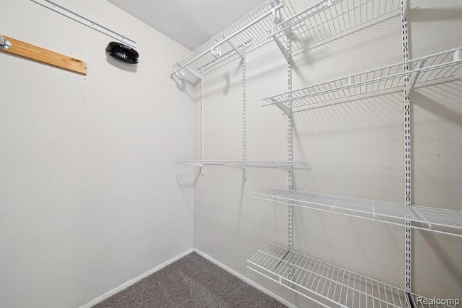 Building Photo - 7302 Parkway Ct