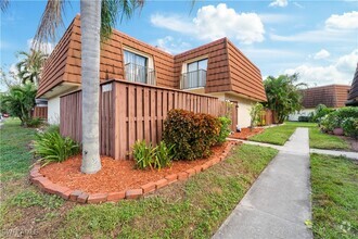 Building Photo - 5212 Cedarbend Dr