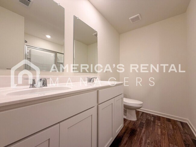 Building Photo - Coming Soon! Available to view NOW!!! Comfortable and Bright Tuscaloosa Home