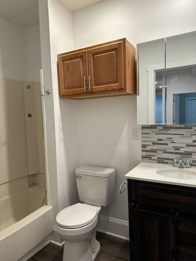 Building Photo - Harrisburg School District 2 Bedroom 1 Bat...