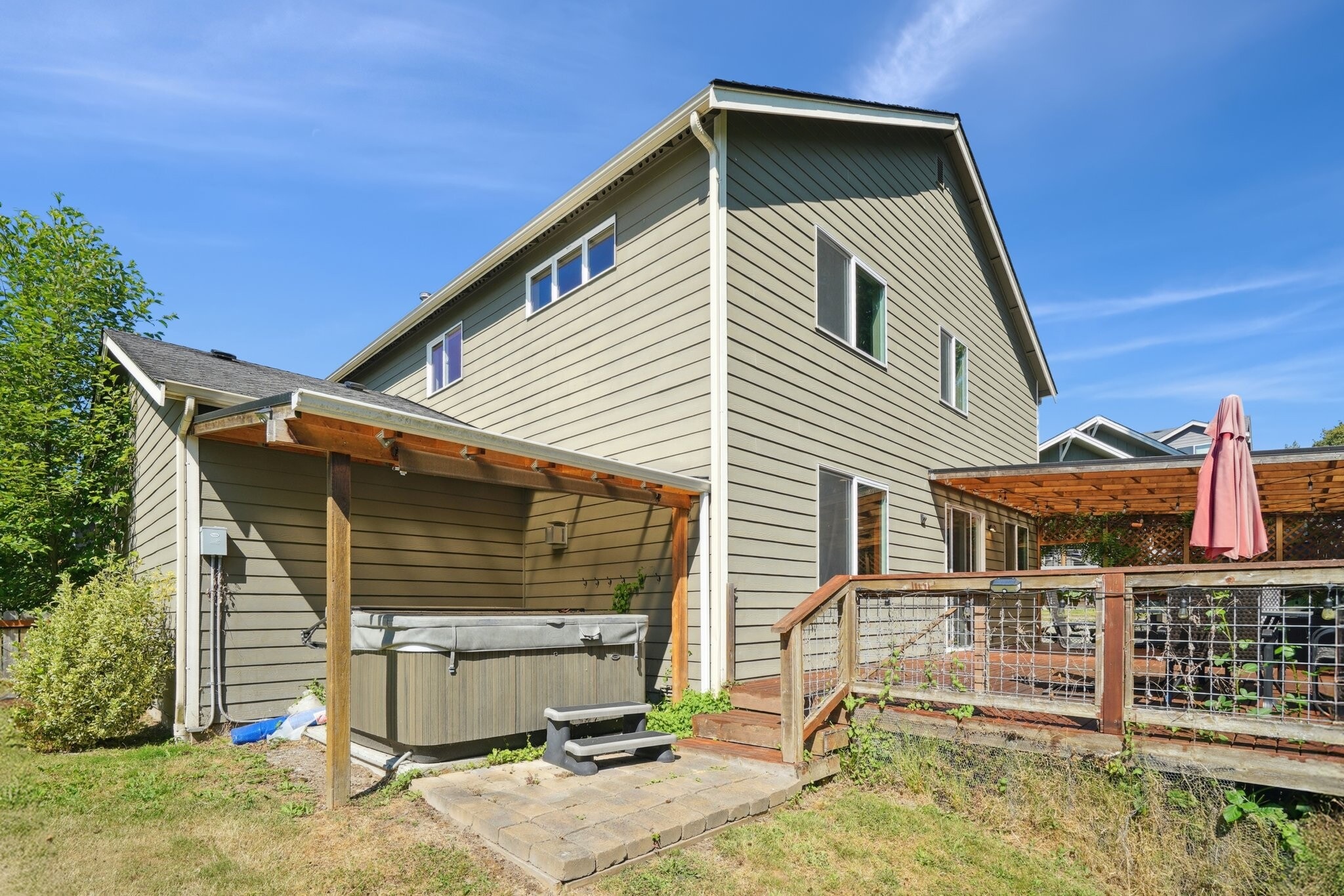 Building Photo - 8202 1st Pl SE