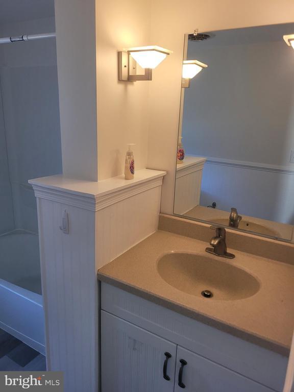 Building Photo - 48 Webster St