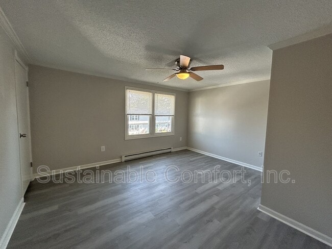 Building Photo - 270 Sunderland Rd