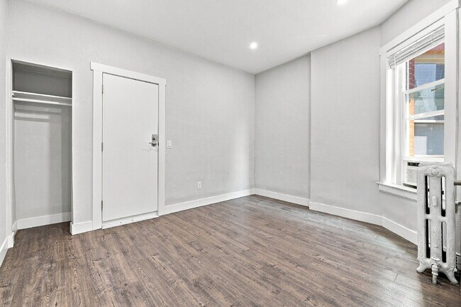 Building Photo - $1,620.95 with $300 off the first month rent, 1 Bed - 1 Bath, Condo in Denver with All Utilities ...