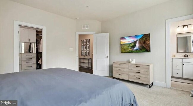 Building Photo - 167 Klee Alley