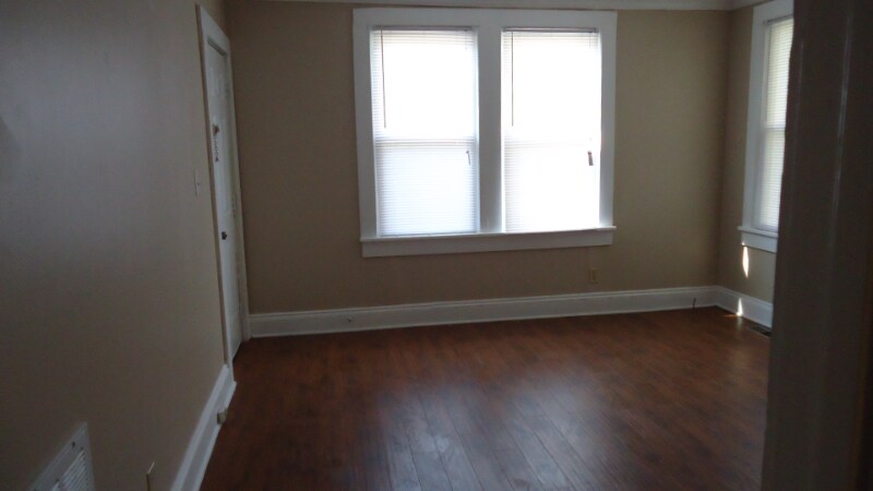 Building Photo - 901 S Jackson St