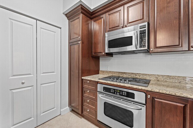 Building Photo - 3308 Renaissance Way