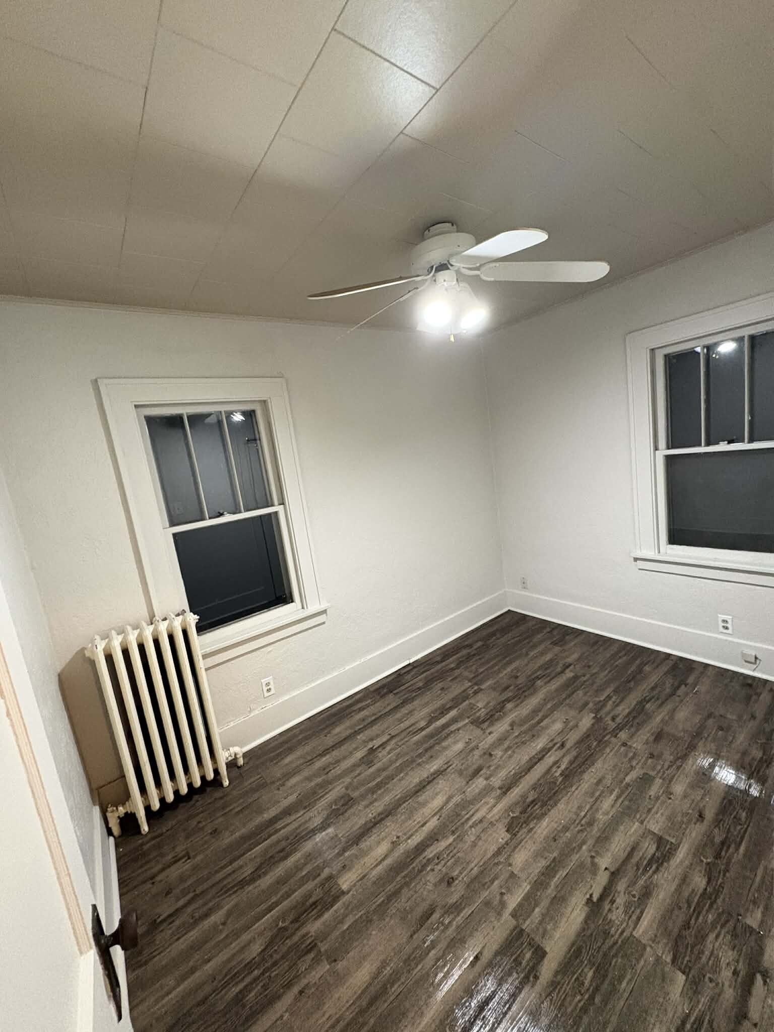 Building Photo - 709 28th St