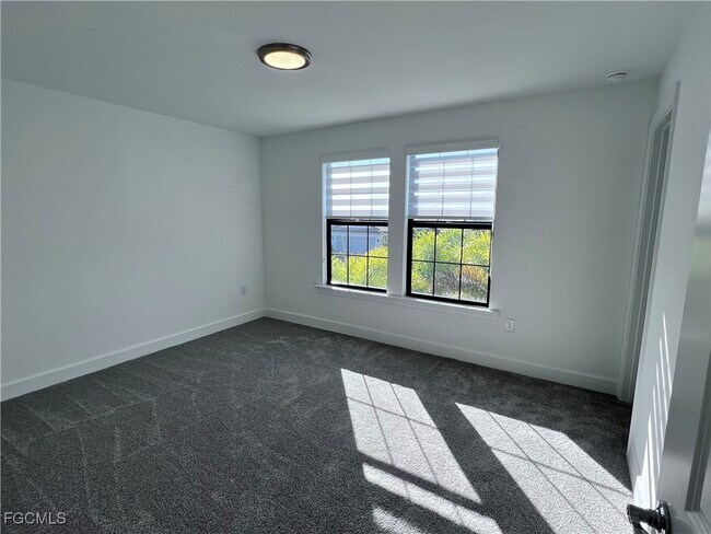 Building Photo - 3700 Passion Vine Dr