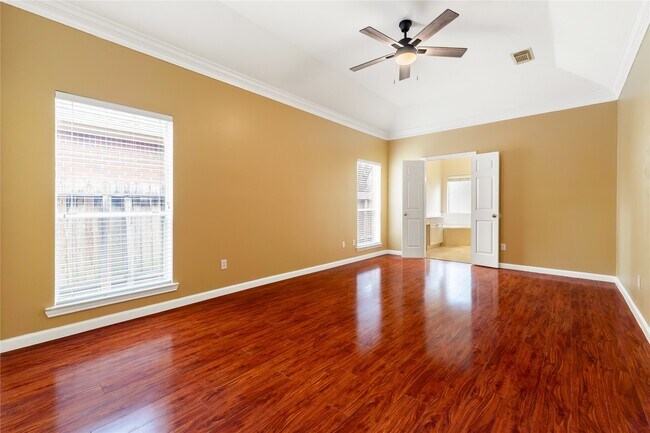 Building Photo - 4111 Surreydon Dr