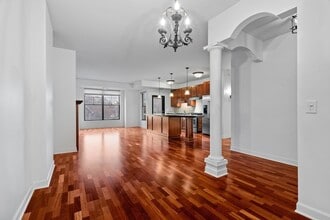 Building Photo - 317 Groveland Ave