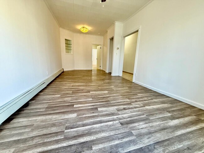 Building Photo - 204 Olean Ave