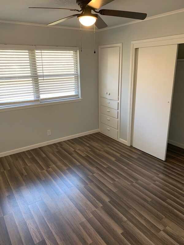 Building Photo - 5214 S Delaware Pl