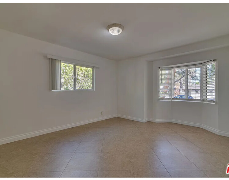 Building Photo - 4833 Alcove Ave