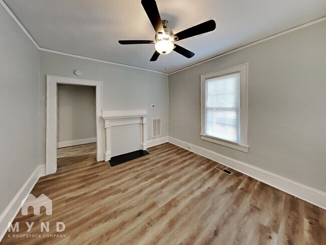 Building Photo - 401 Skyland Ave