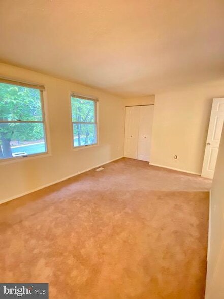 Building Photo - 10334 Apple Ridge Rd