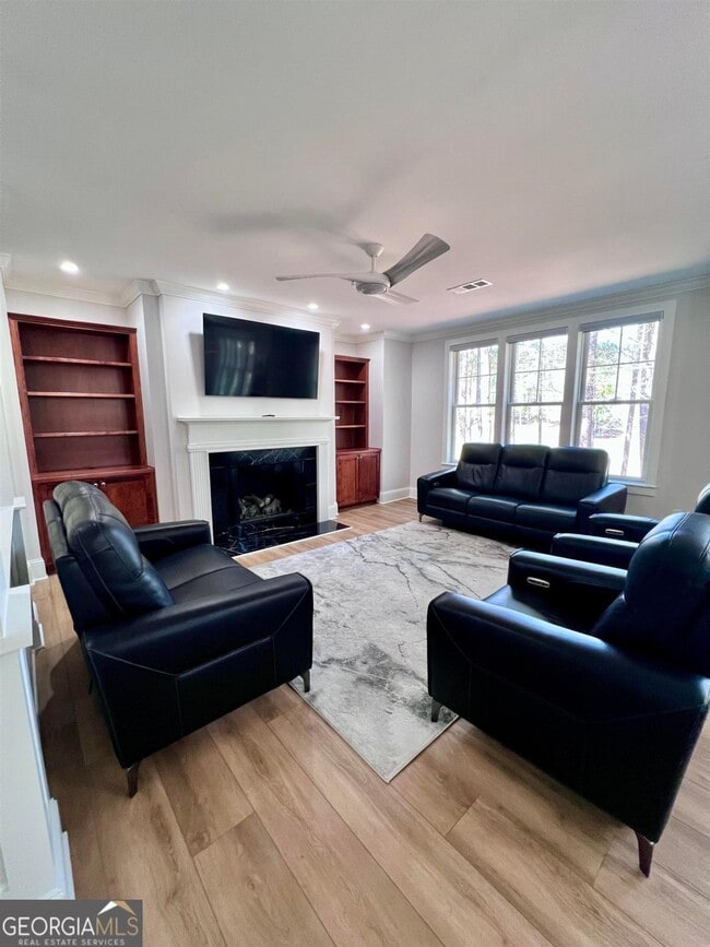 Building Photo - 1040 Creekside