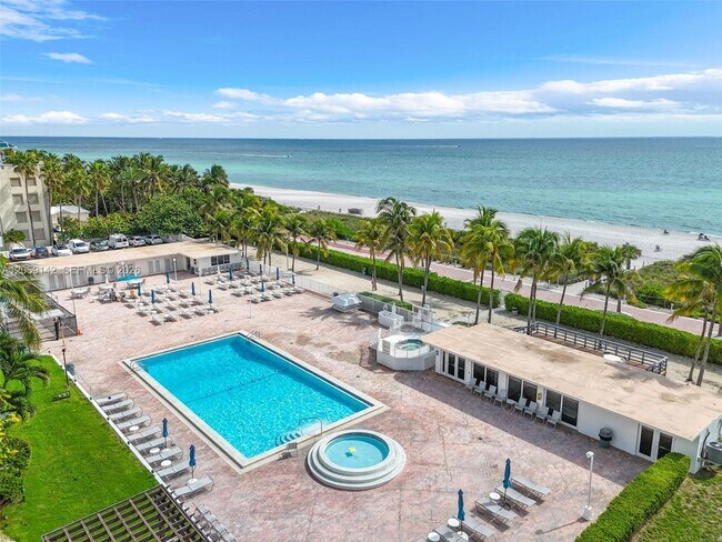 Building Photo - 5005 Collins Ave
