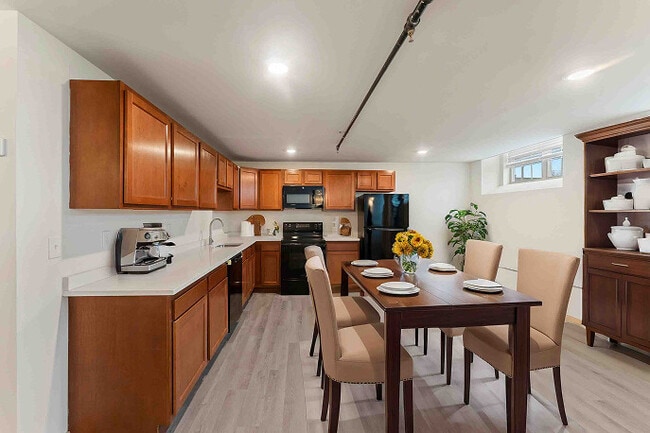 Building Photo - The Pine Street Apartments