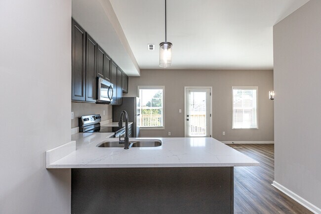 Building Photo - 506 S Main St