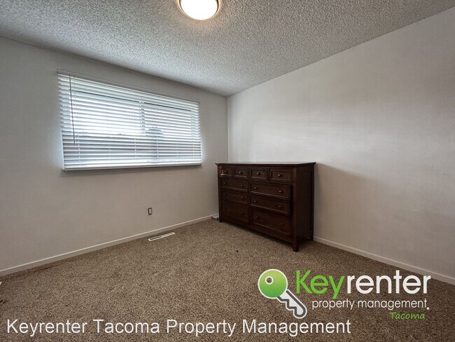 Building Photo - 3 br, 1.5 bath House - 10710 103rd St SW
