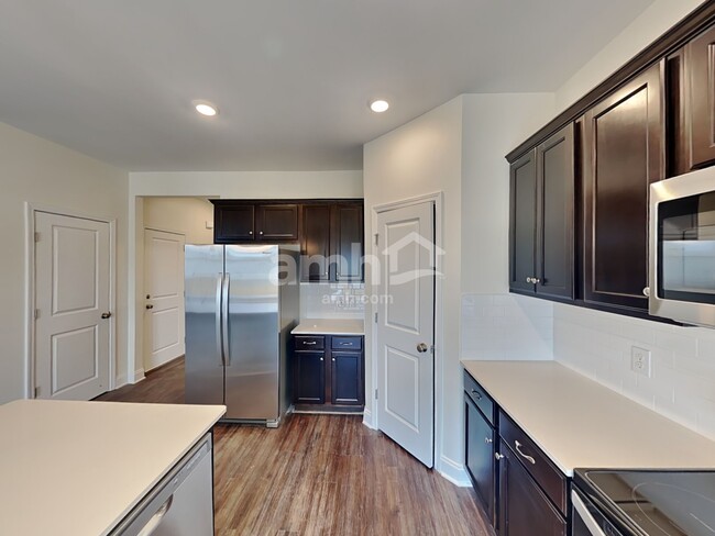 Building Photo - 2105 Williamshire Lane