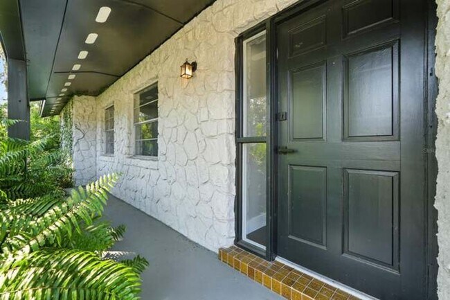 Building Photo - Beautiful 3 Bedroom House in Quiet Port Or...