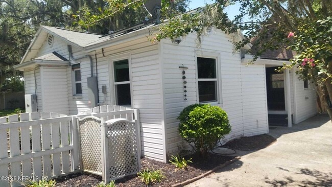 Building Photo - 1553 Sheridan St