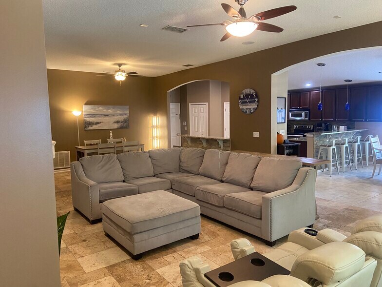 Building Photo - 437 Lake Monroe Pl