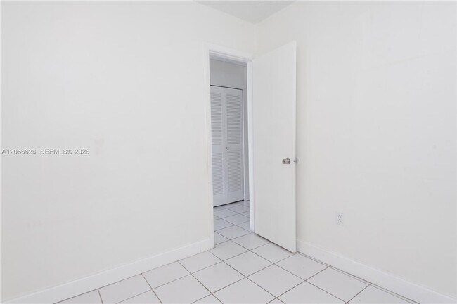 Building Photo - 16751 NE 9th Ave