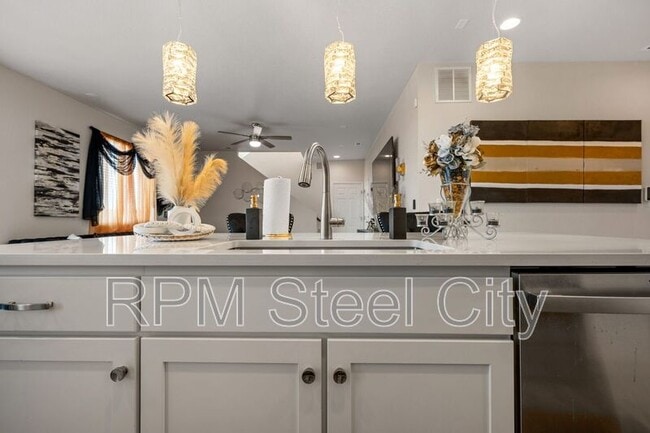 Building Photo - 1905 Manassa St