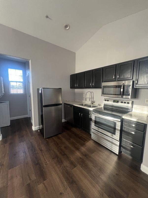 Building Photo - 145 Wexford St