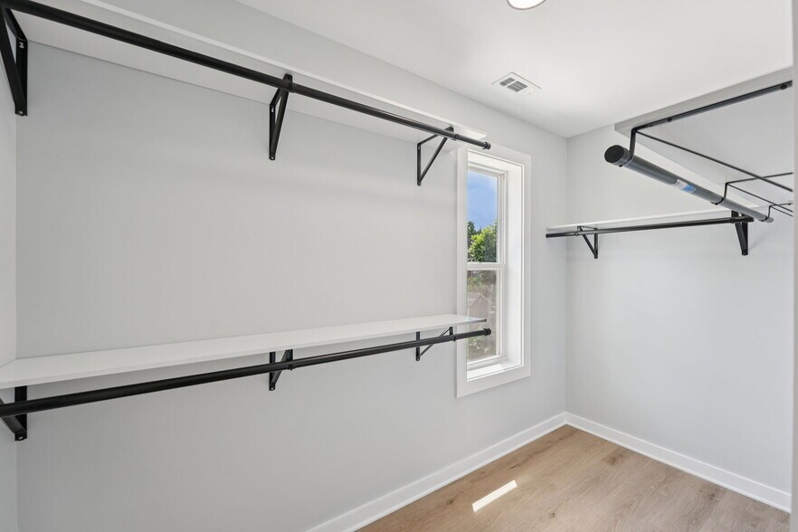 Building Photo - 3189 Jackson St