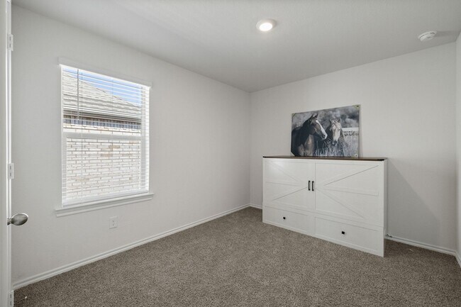 Building Photo - 615 Joseph Rd