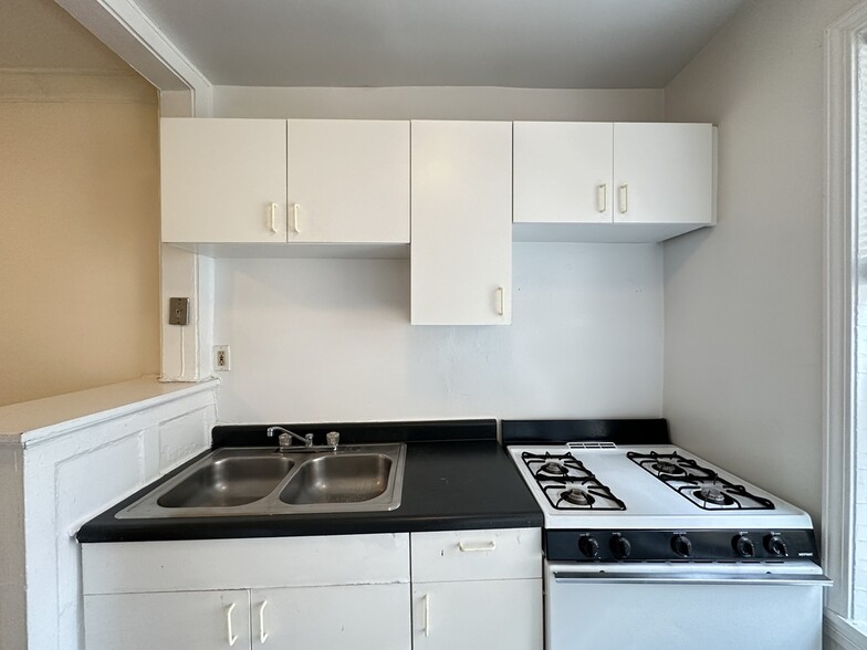Building Photo - 2338 N Spaulding Ave