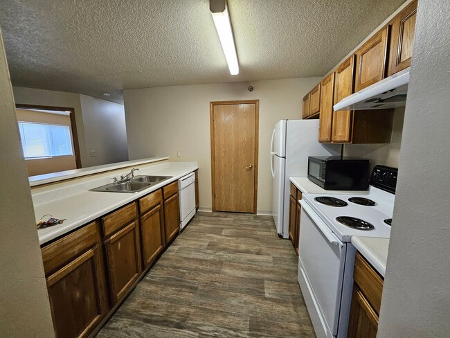 Interior Photo - 1201 E Bell Avenue