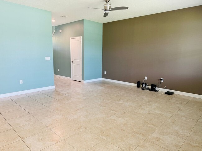 Building Photo - 4 Bed 2.5 Bath Single Family in Storey Lake