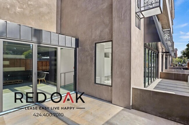 Building Photo - 8811 Burton Way