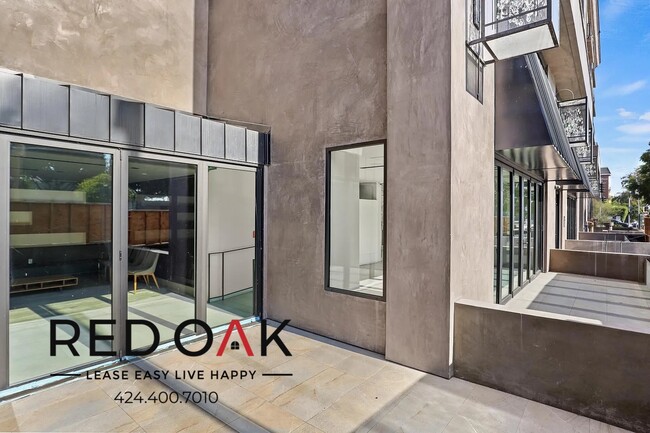 Building Photo - Exquisite, Luxury One Bedroom Featuring a ...