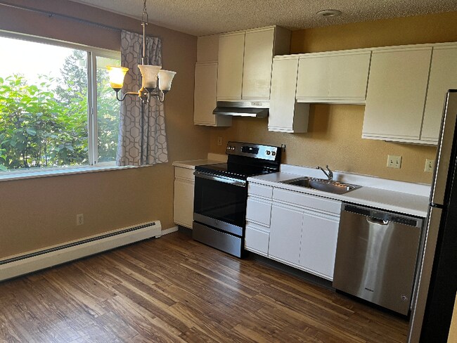 Building Photo - 600 Moccasin Cir Dr