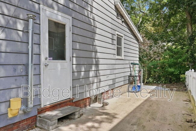 Building Photo - 507 Cherry St